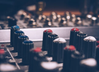 เจาะลึก: Ultrasonic Generator ทำไมไม่ใช่แค่ ‘กล่องกำเนิดคลื่น’ และอะไรคือจุดเปลี่ยนของระบบคุณ? เจาะลึก: Ultrasonic Generator ทำไมไม่ใช่แค่ 'กล่องกำเนิดคลื่น' และอะไรคือจุดเปลี่ยนของระบบคุณ?